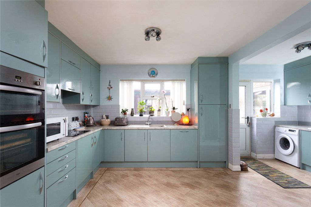 Property photo 2 of 19 Photo