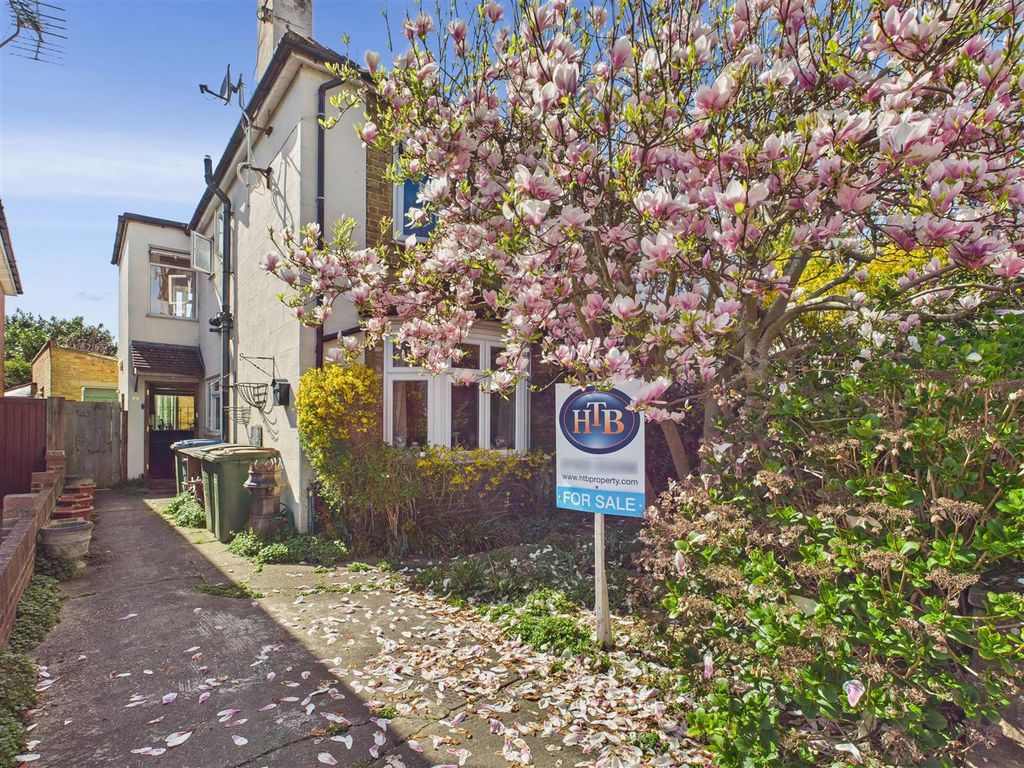 Property photo 1 of 18