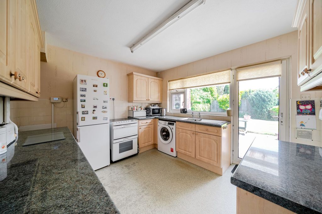 Property photo 2 of 12 Kitchen