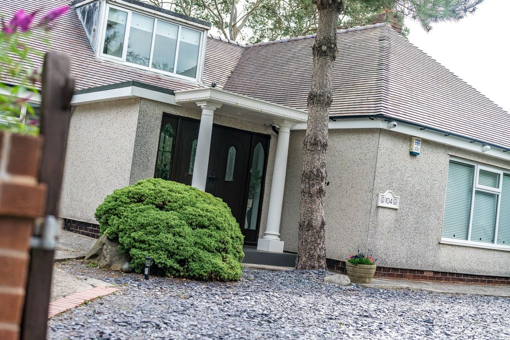 Property photo 2 of 44