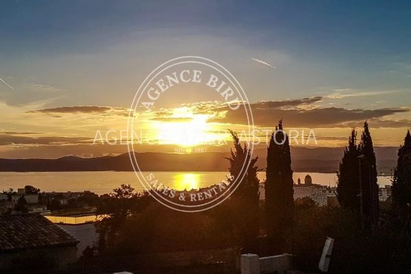 Property photo 1 of 2