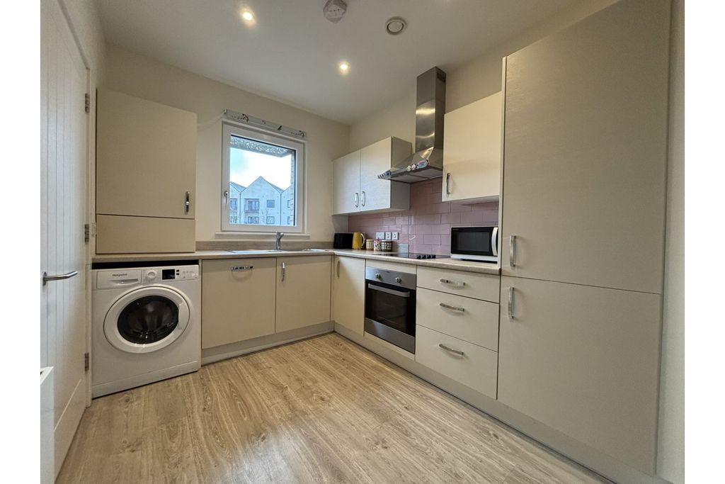 Property photo 2 of 19 Kitchen