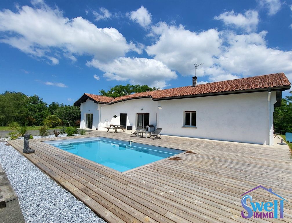 Property photo 1 of 22 Quiet Traditional House T7 220m² On The Ground With Garage And Pool
