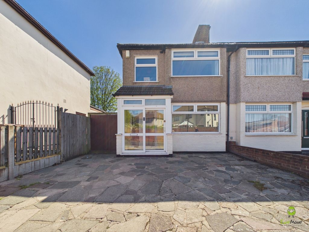 Property photo 3 of 16 Presented By Clinton At Ewemove Bexleyheath And Da