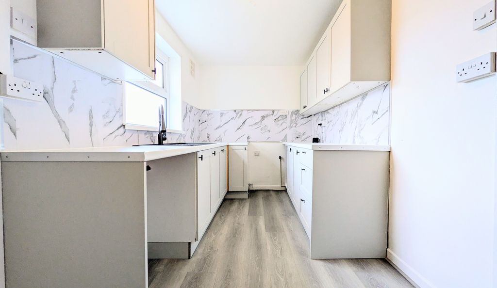 Property photo 3 of 11 Pxl_20260325_150907197.Mp~2