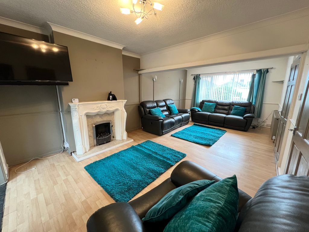 Property photo 2 of 22 Living Room Porthcawl Cf36