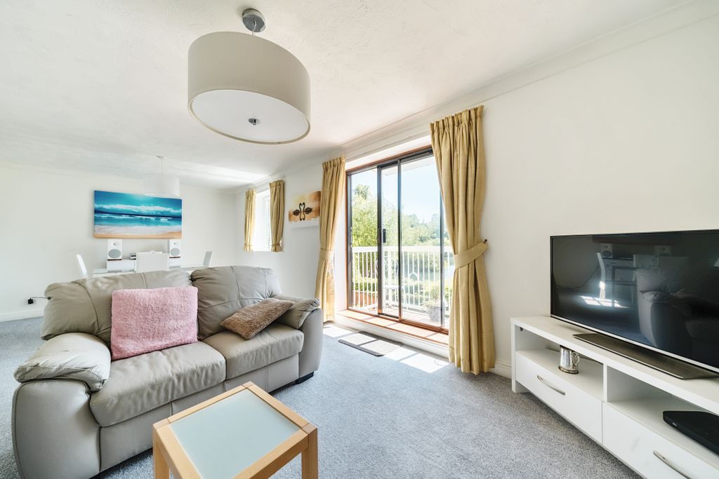 Property photo 3 of 19 Photo 3