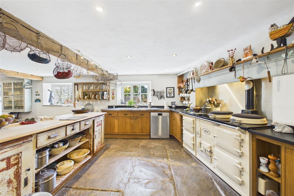 Property photo 2 of 35