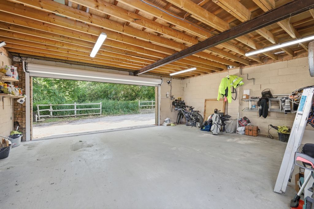Property photo 3 of 26