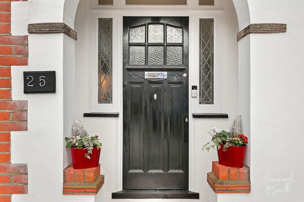 Property photo 3 of 22