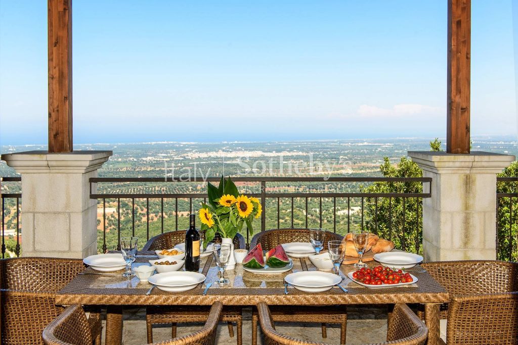 Property photo 2 of 32