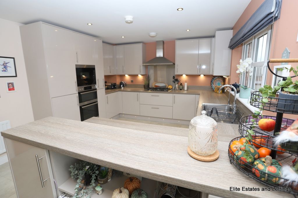 Property photo 2 of 25 02-Img_1203