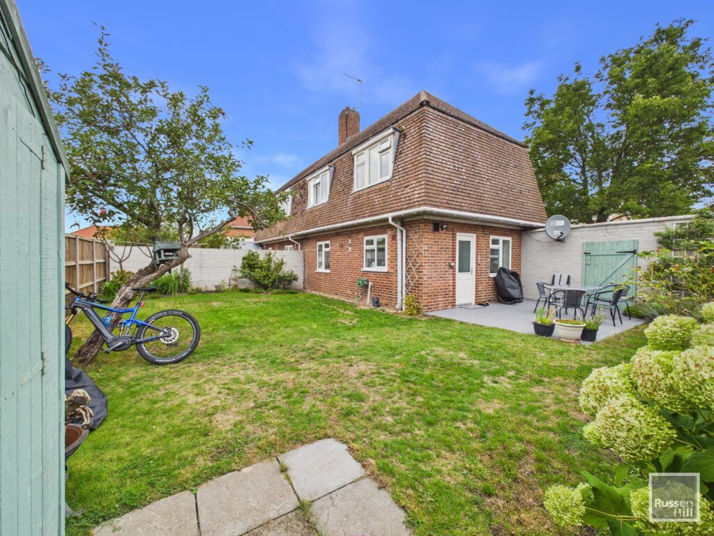 Property photo 2 of 12
