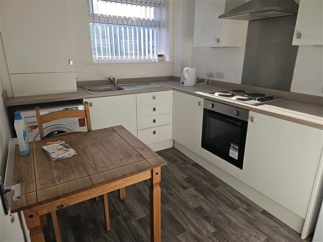 Property photo 3 of 5 Kitchen