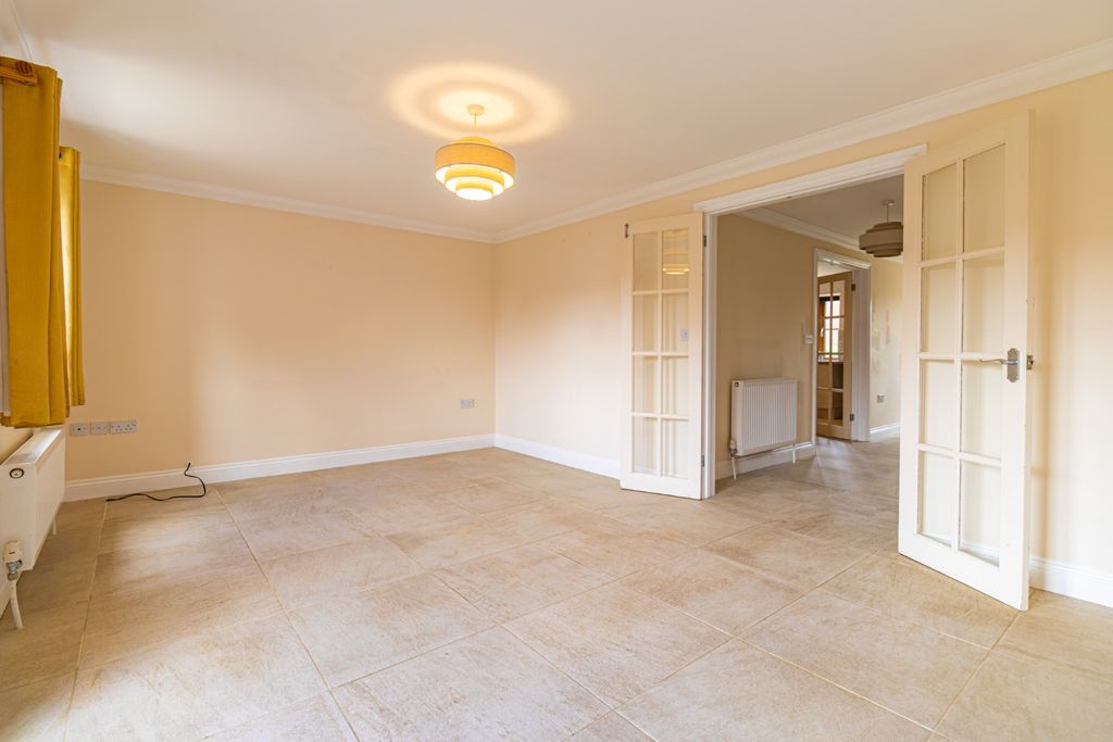 Property photo 3 of 22 3704017