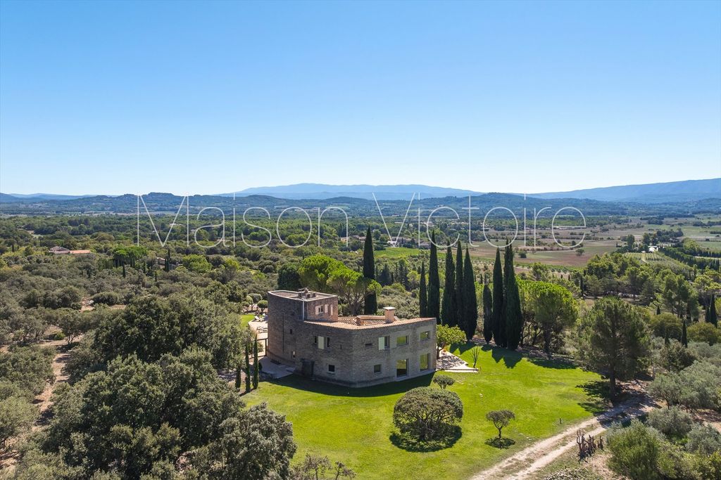 Property photo 1 of 26 Iconic Property With Panoramic Views And Pool In Gordes.