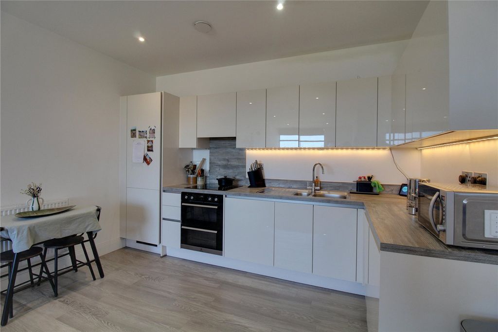 Property photo 3 of 10 Picture No. 02