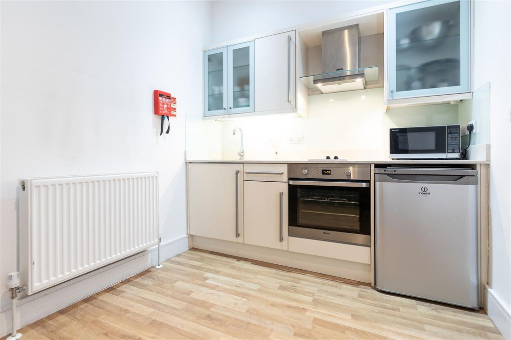 Property photo 3 of 7 Kitchen (1 Of 1).Jpg