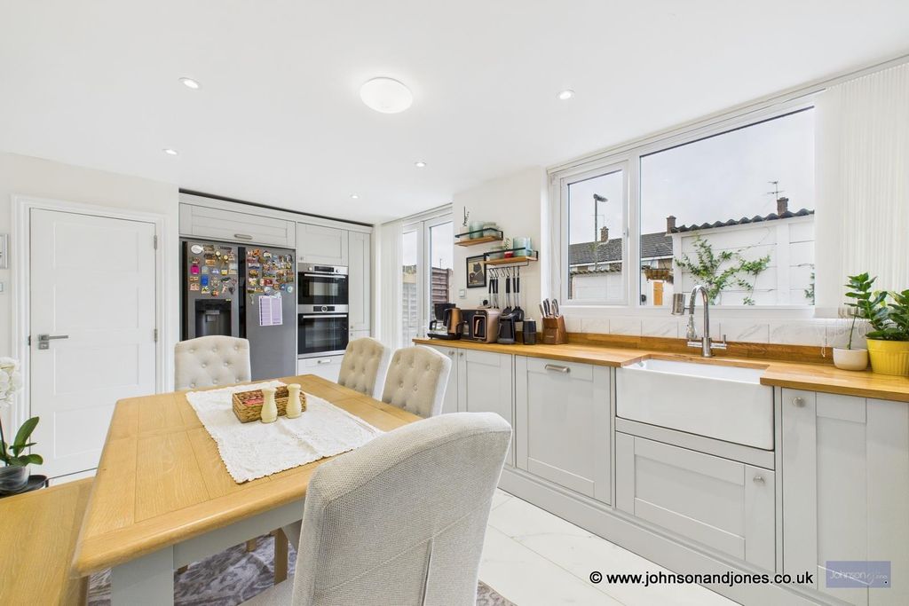 Property photo 3 of 19 4 Kitchen.Jpg