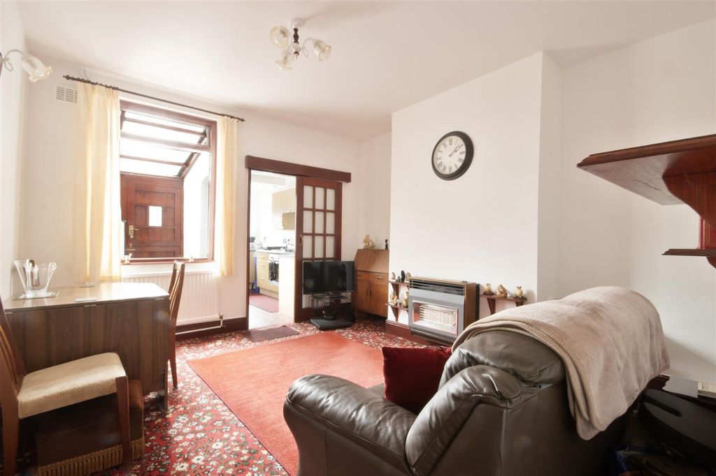 Property photo 3 of 16