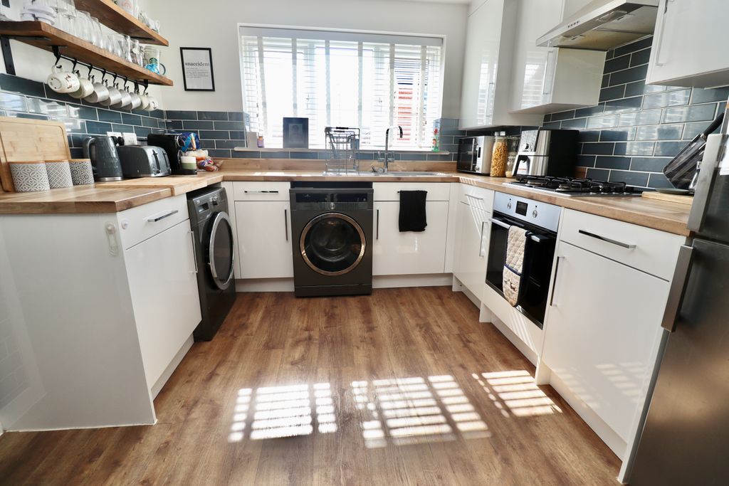 Property photo 2 of 18 Img_0477