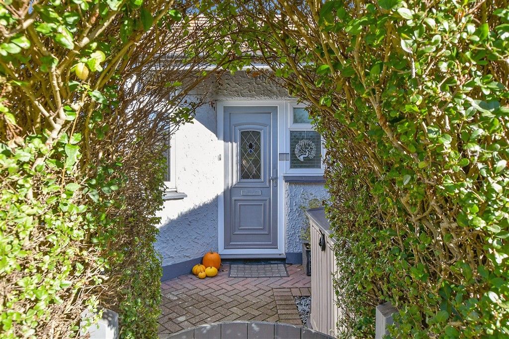 Property photo 1 of 13 Front External Lifestyle..