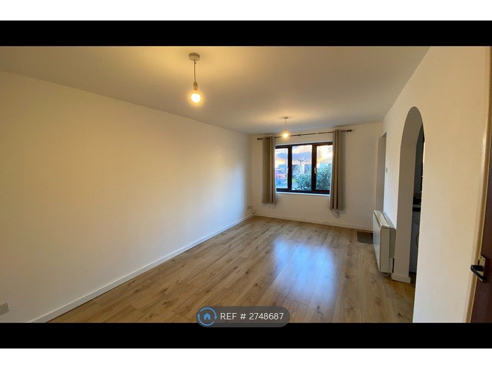 Property photo 2 of 18 Living Room Front