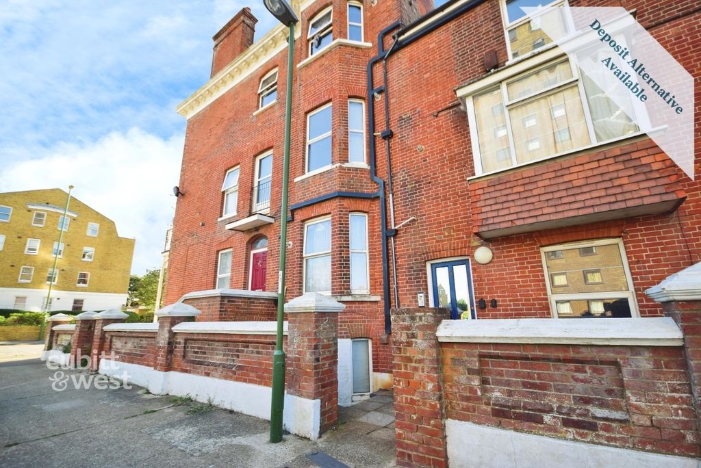 Property photo 1 of 8 Flat 7 16 Granvil...