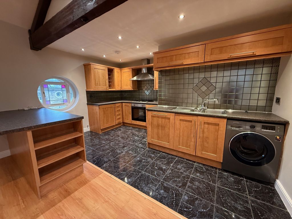 Property photo 2 of 8 Kitchen