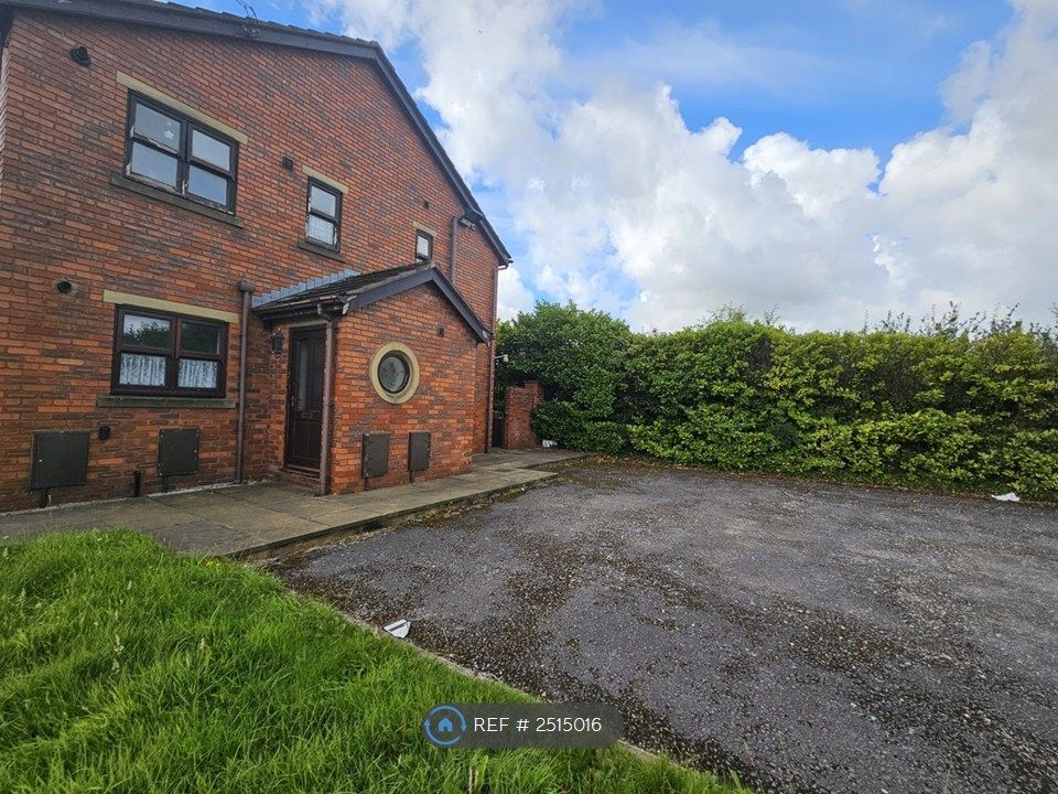 Property photo 1 of 9 Entrance And Parking