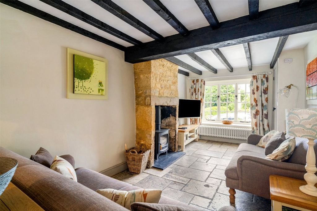 Property photo 2 of 12 Sitting Room
