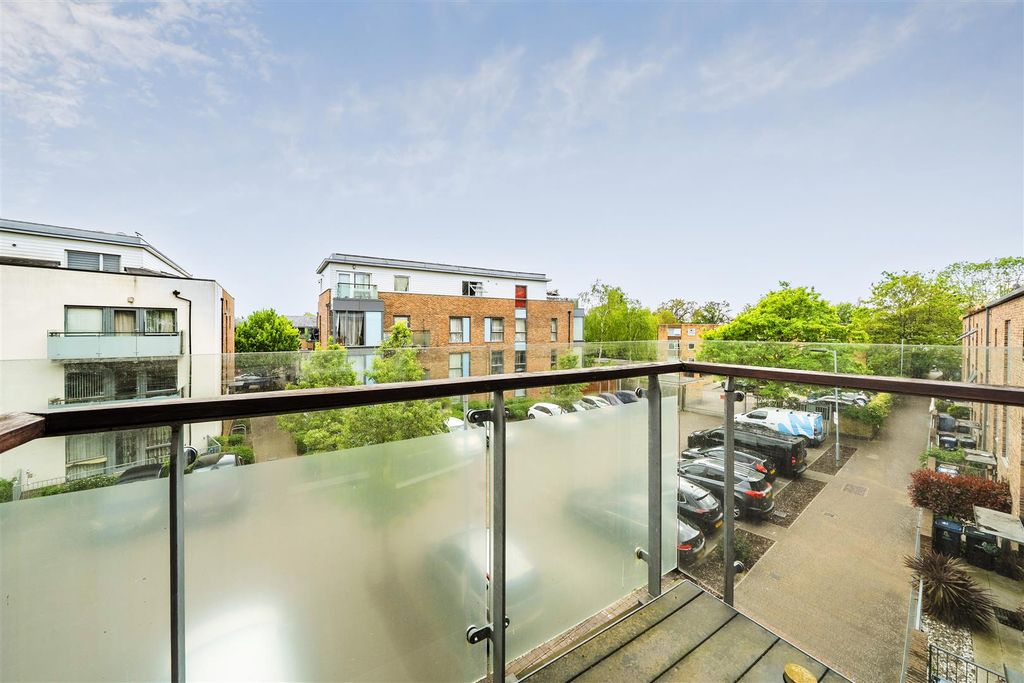 Additional image 8 of 2 bed flat for saleLily Close, Pinner HA5