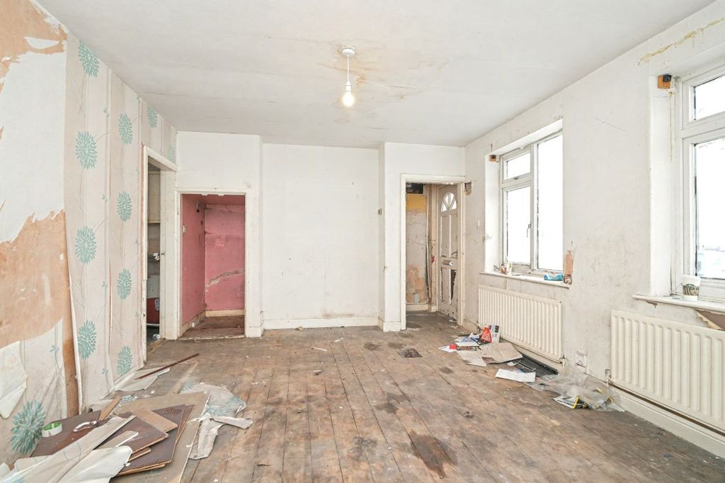 Property photo 3 of 20
