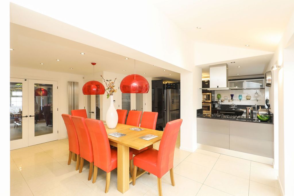 Property photo 2 of 29