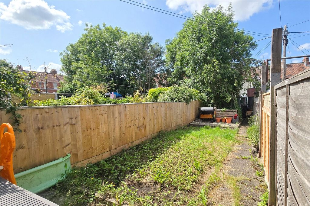 Property photo 3 of 13 Garden