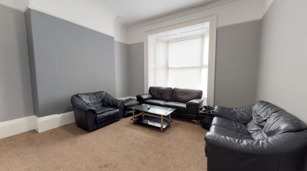 Property photo 1 of 8 Lpunge.Png