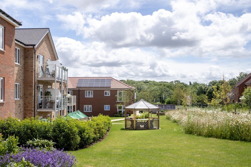 Property photo 2 of 8 Shared Gardens