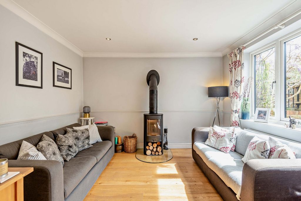 Property photo 3 of 16 Sitting Room