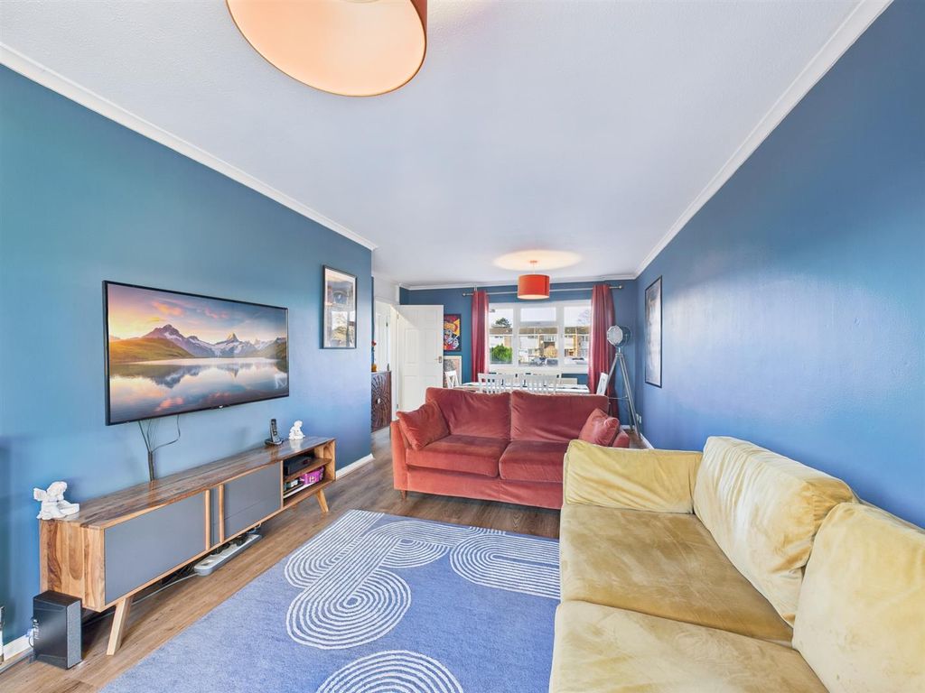 Property photo 3 of 16 Cam02435G0-Pr0109-Still017.Jpg