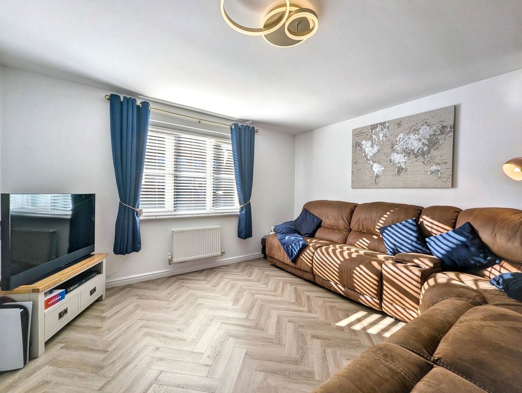 Property photo 2 of 18