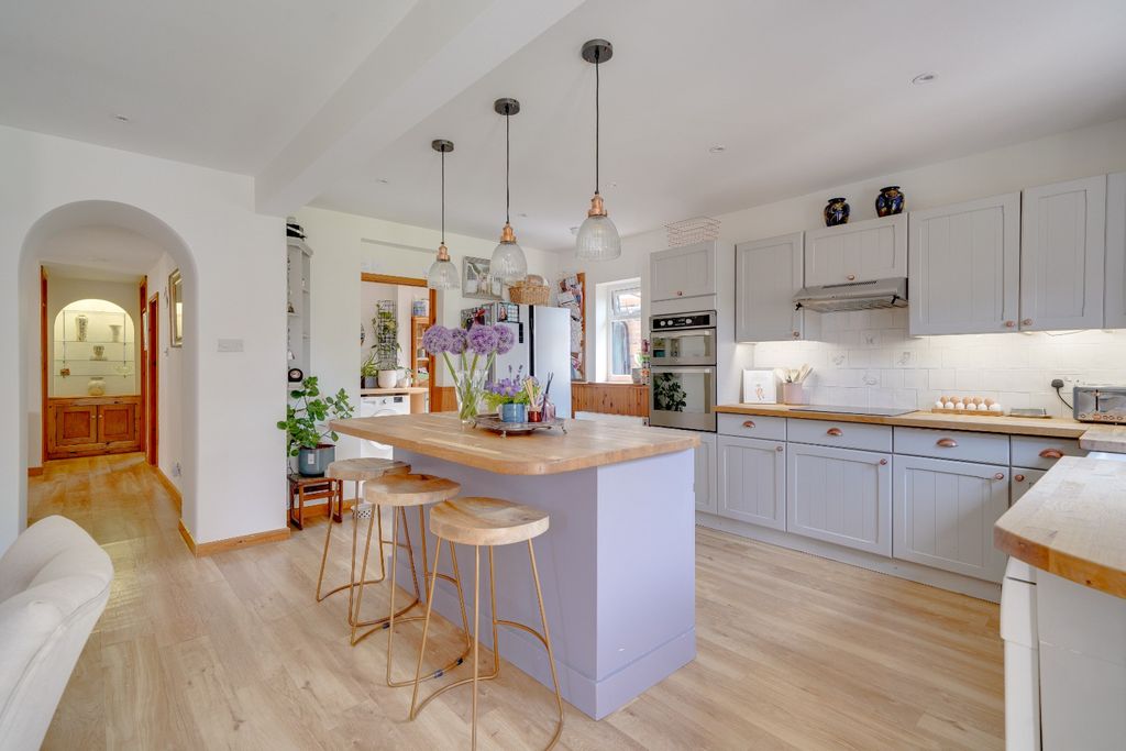Property photo 3 of 37 4341373
