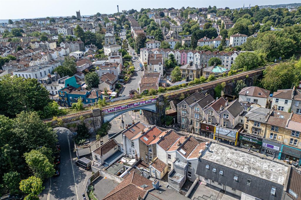 Property photo 3 of 32 214 Cheltenham Road, Cotham, Bristol, Bs6 5Qu | Fr
