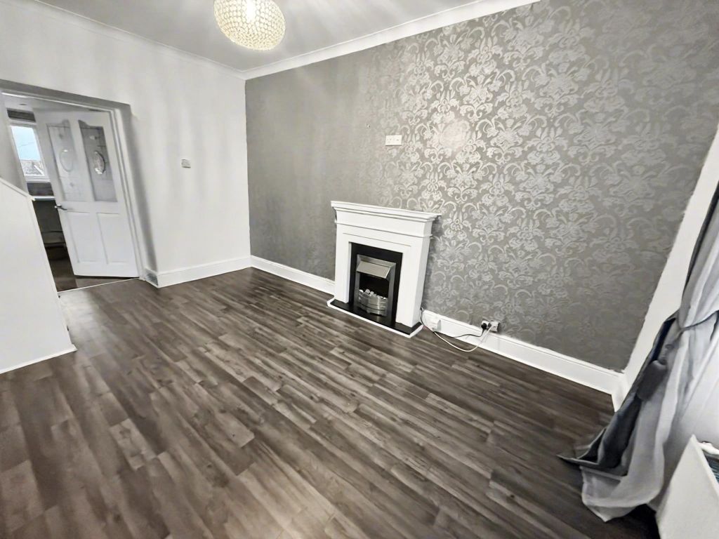 Property photo 3 of 22 Living Room