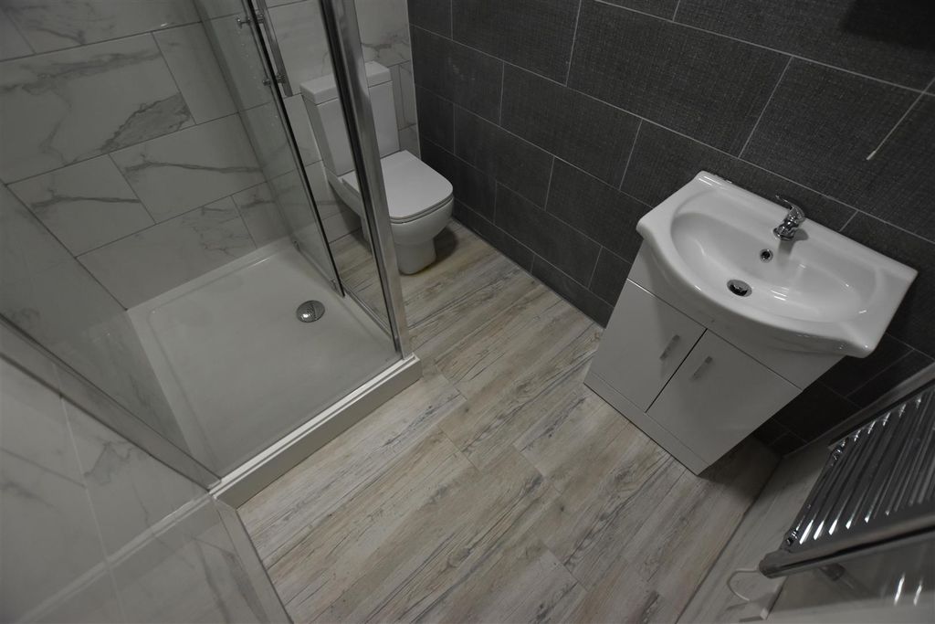Property photo 3 of 5 Bathroom