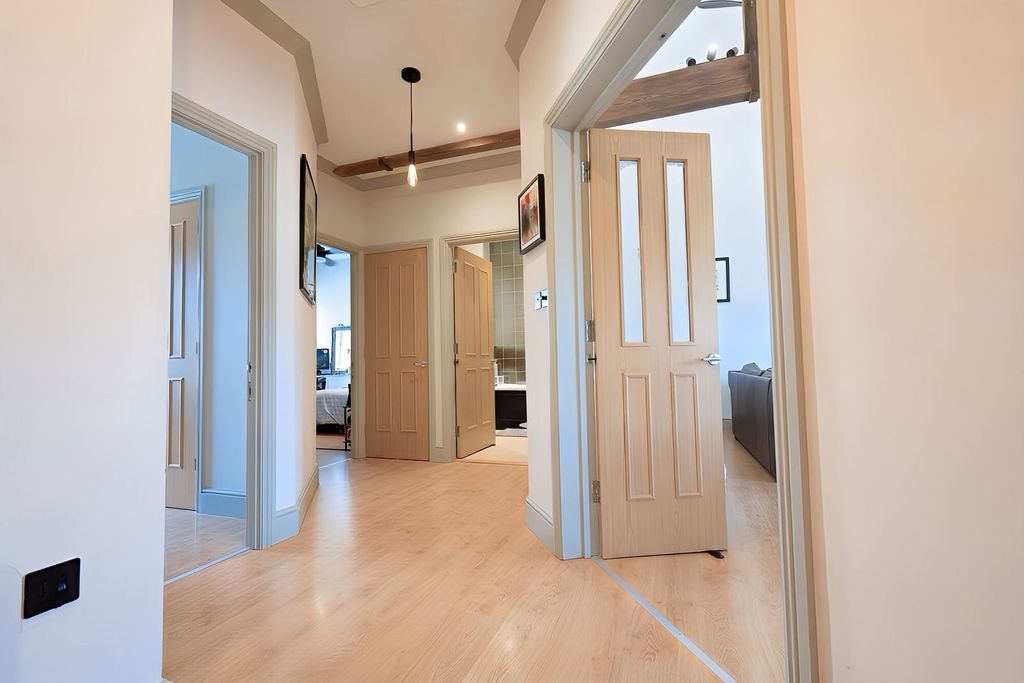 Property photo 3 of 16 Img_6218_1752505848184.Jpeg