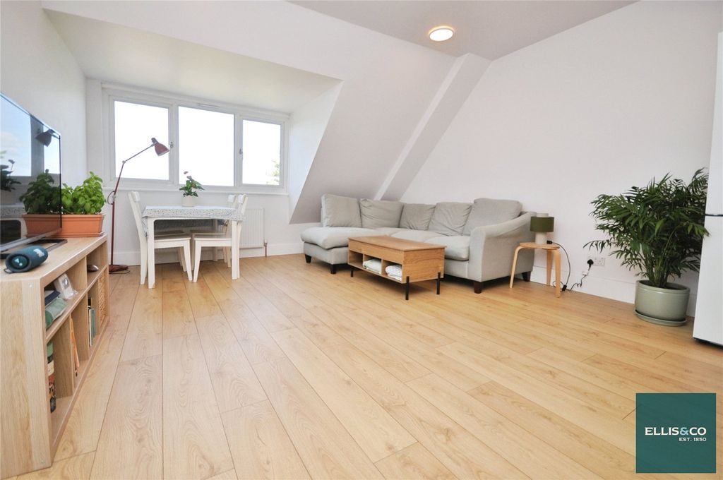 Property photo 2 of 8 Picture No. 04