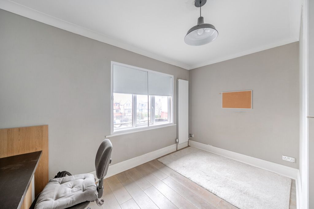 Property photo 3 of 18 Picture 3