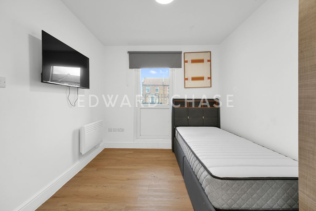 Property photo 1 of 9 Photo 10