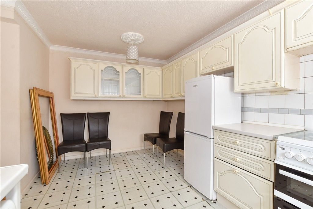 Property photo 3 of 11 Kitchen/ Dining Room