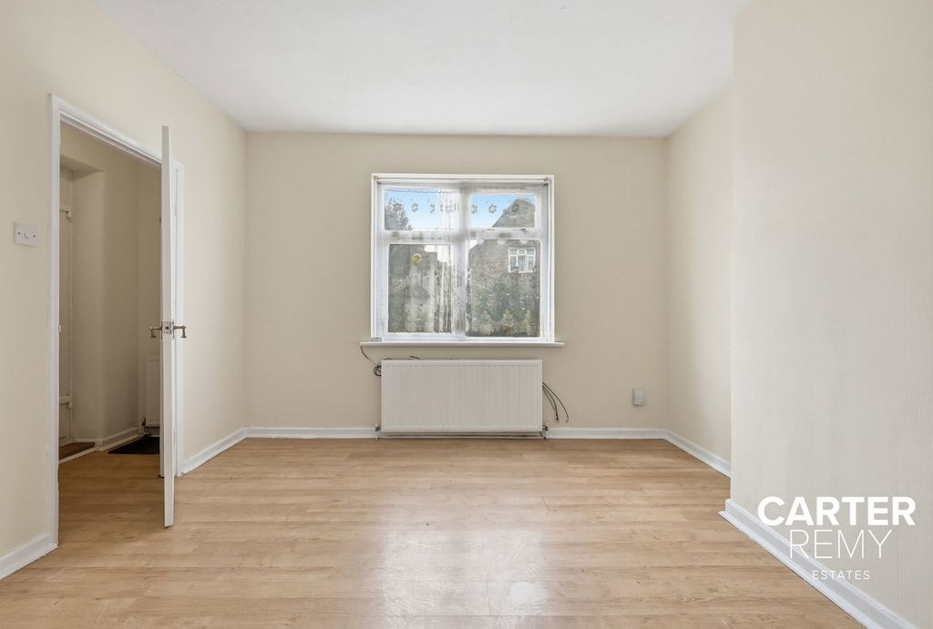 Property photo 2 of 25